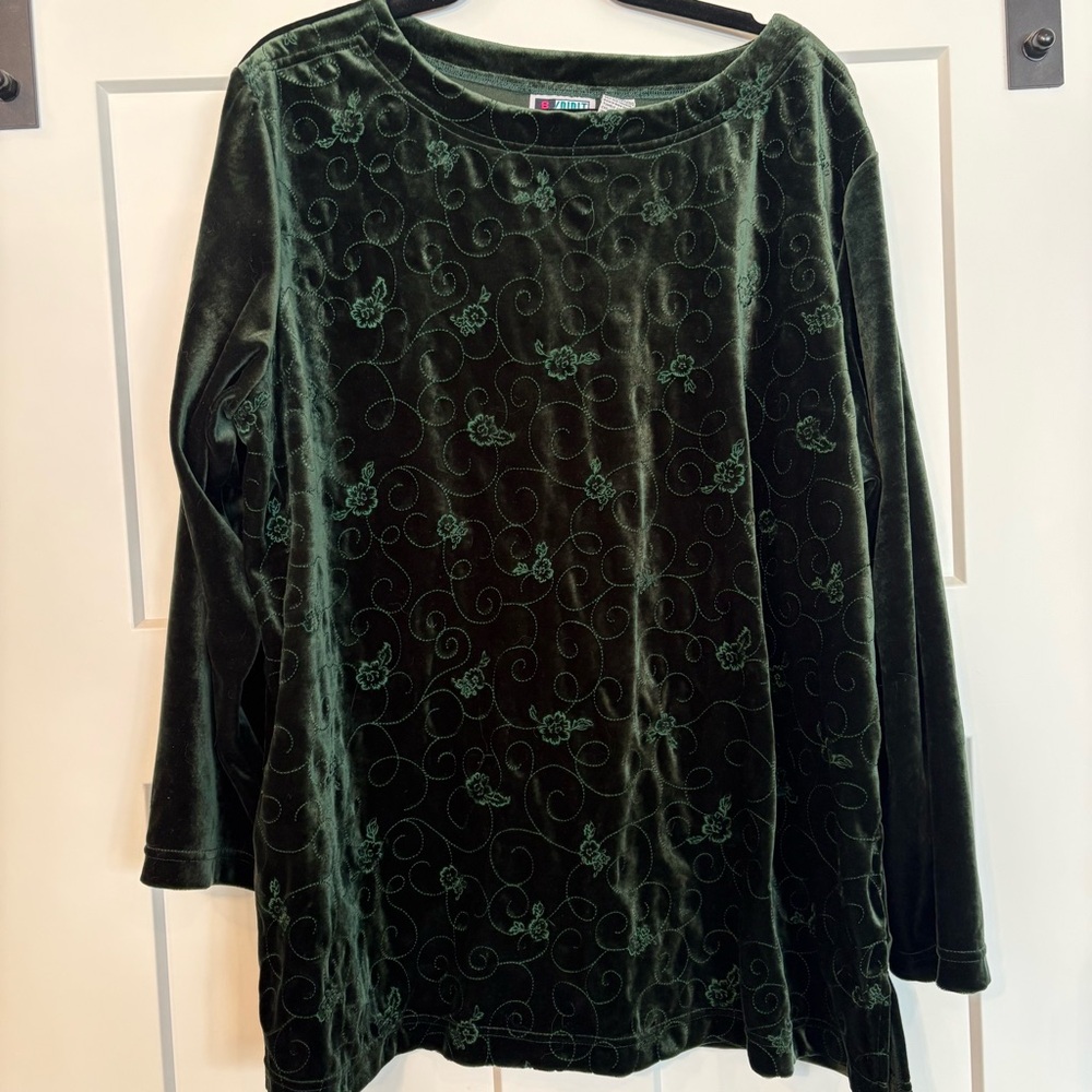 Vintage Bold Spirit Woman Forest Green Velvet Blouse Embroidered Flowers 2X